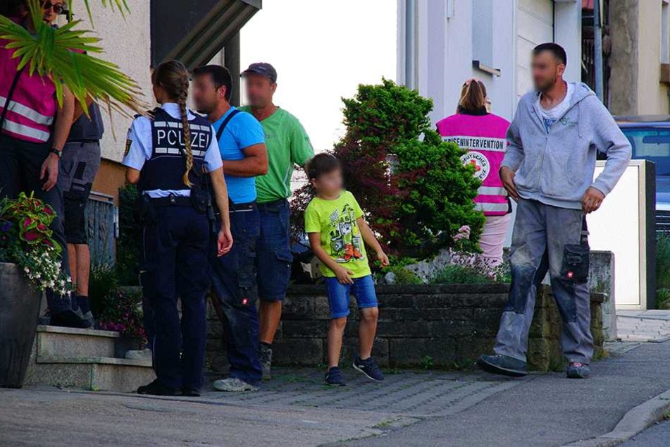 Polizei und Helfer vor Ort.
