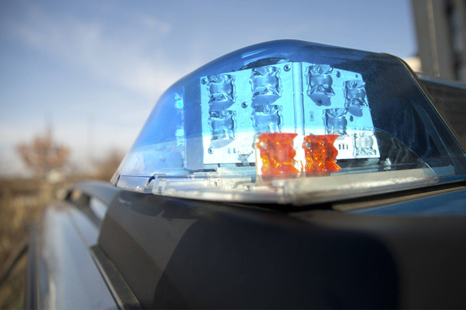 Ein normaler Streifenwagen konnte den Opel Corsa nicht stoppen. Erst als die Zivilpolizei eingriff nahm die Autofahrt ein Ende (Symbolbild).
