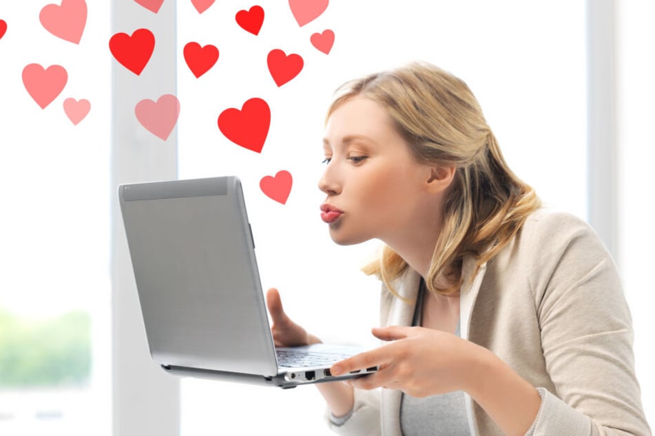 So wie diese Frau hoffen viele Menschen durch Online-Dating ihr Glück zu finden.