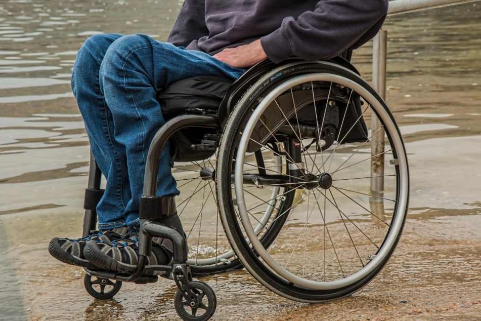 Informieren Sie sich bei Ihrer Krankenkasse über eine Pflegezusatzversicherung.