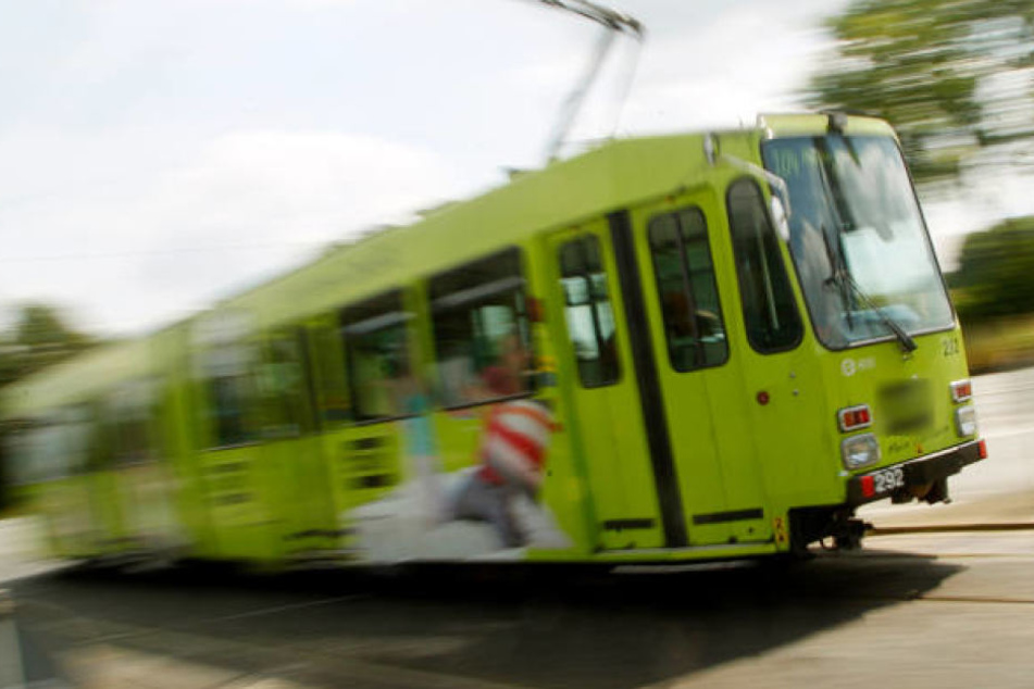 Der Vorfall ereignete sich in Zwickau an der Haltestelle Himmelfürststraße. (Symbolbild)