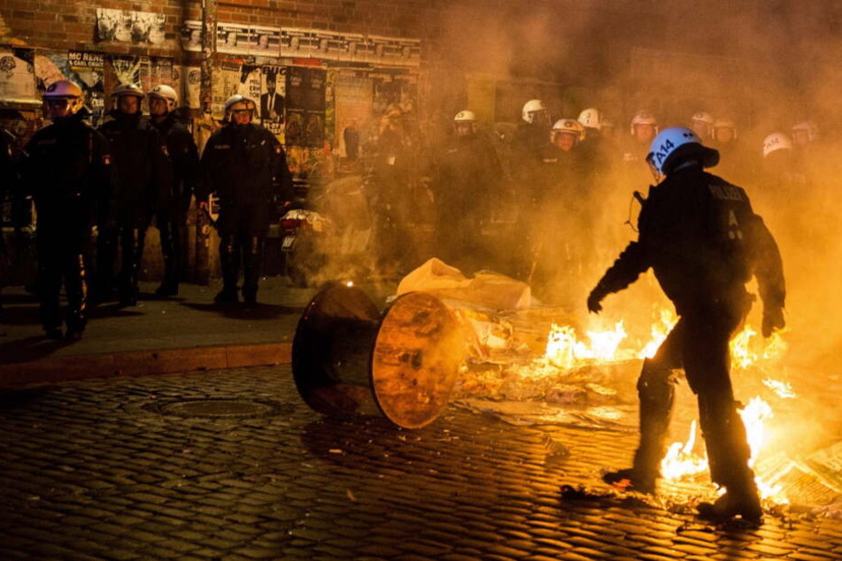 Polizisten im Feuer - im realen Einsatz.