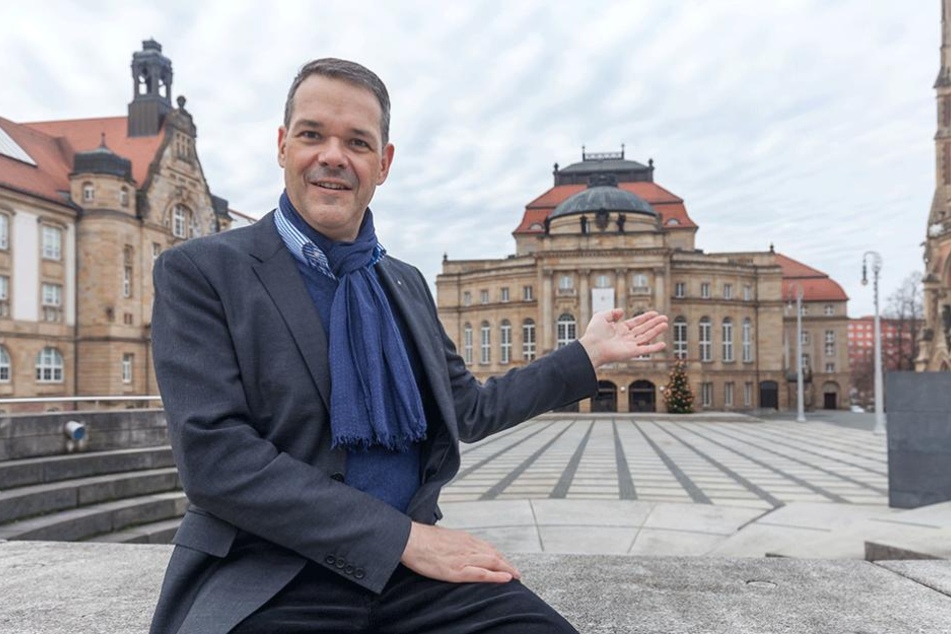 Generalintendant Christoph Dittrich (50) geht neue Wege – das Publikum soll darüber abstimmen, wer an der Oper inszenieren darf.