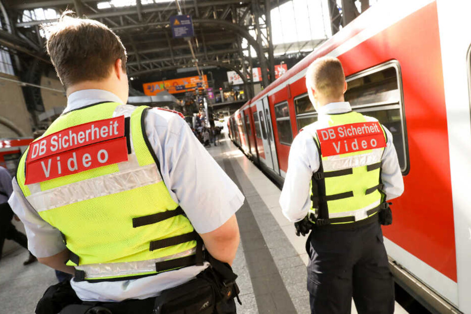 Sicherheitsmitarbeiter der Bahn wurden von einem betrunken Mann bedroht. (Symbolfoto)