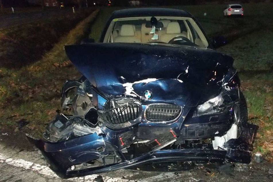 Der BMW war nach dem Unfall nur noch Schrott.