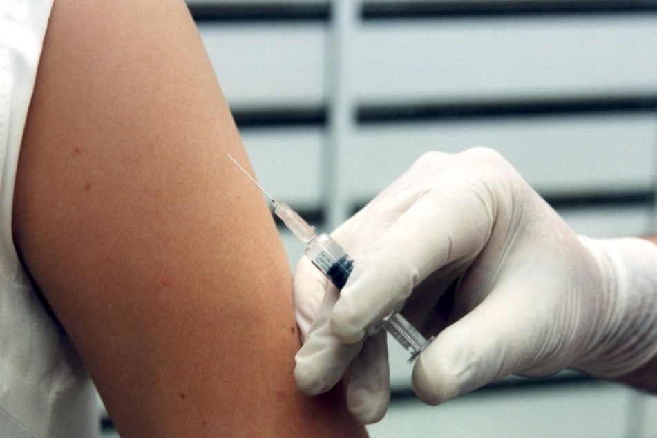 Kleiner Pieks mit - im Idealfall - großer Wirkung: Ab Montag ist die Grippeschutzimpfung im Chemnitzer Gesundheitsamt möglich.