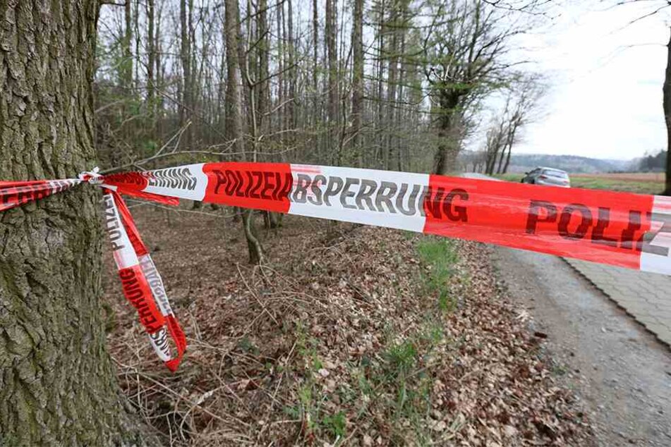 Der Mann stoppte den Wagen und das Mädchen konnte flüchten.