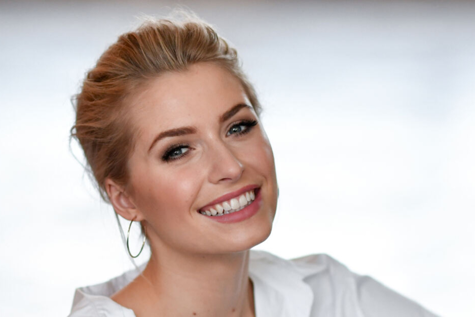 Lena Gercke heizt ihren Fans mit ihrem neuen Instagram-Post ordentlich ein.