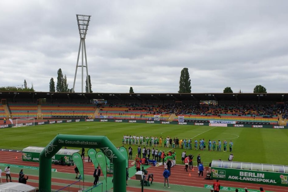 Das Berliner Pokalfinale im Jahn-Sportpark lockte nicht all zu viele Zuschauer ins Stadion.
