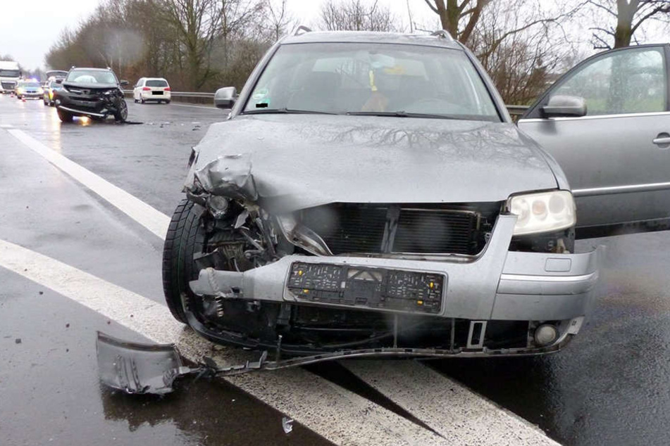 Der Toyota krachte in den VW eines 54-Jährigen.