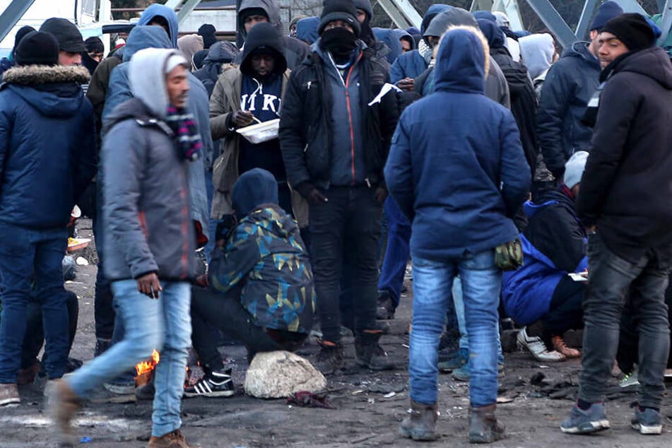 Bei Auseinandersetzungen in Calais wurden mehrere Menschen verletzt.