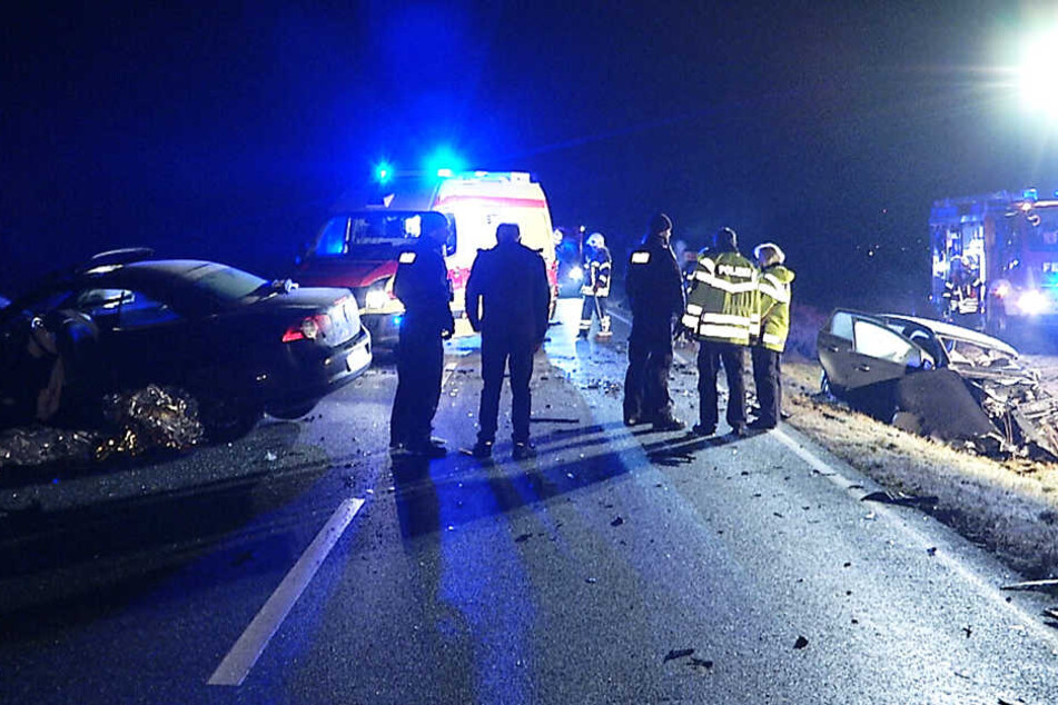 Einsatzkräfte mussten den 47-Jährigen aus seinem Fahrzeug befreien.