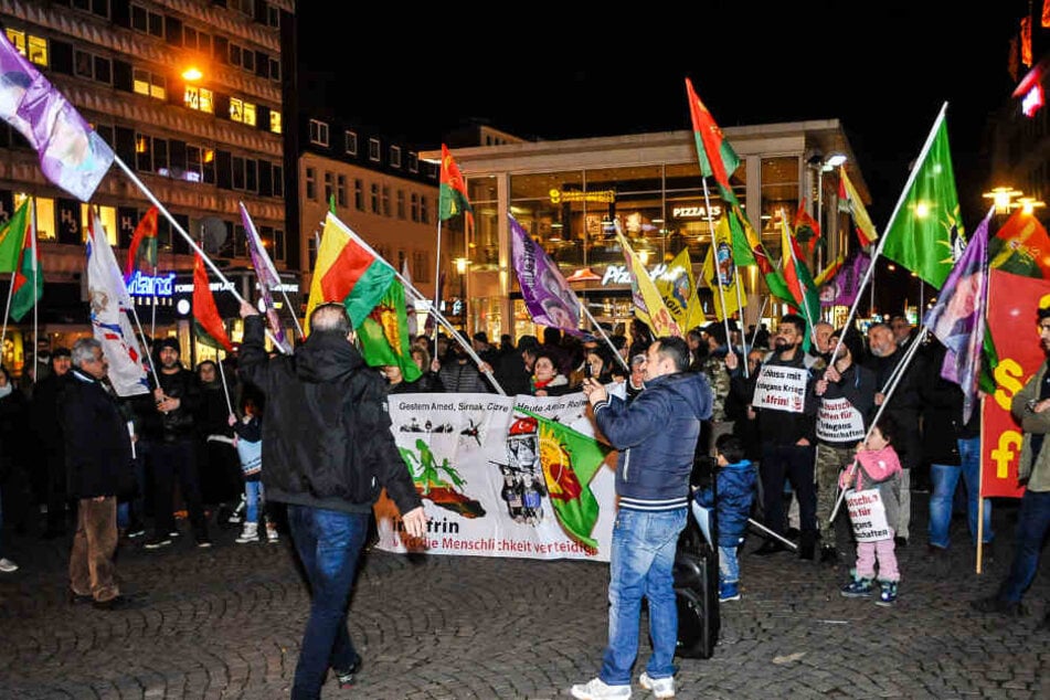 Die Demonstration am Jahnplatz verlief ruhig und friedlich.