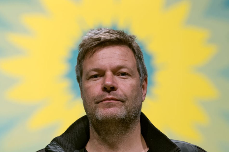 Robert Habeck, Bundesvorsitzender der Grünen: angesichts der aktuellen Umfragewerte dürften ihn Kramp-Karrenbauers Aussagen nicht um den Schlaf bringen. (Symbolfoto)