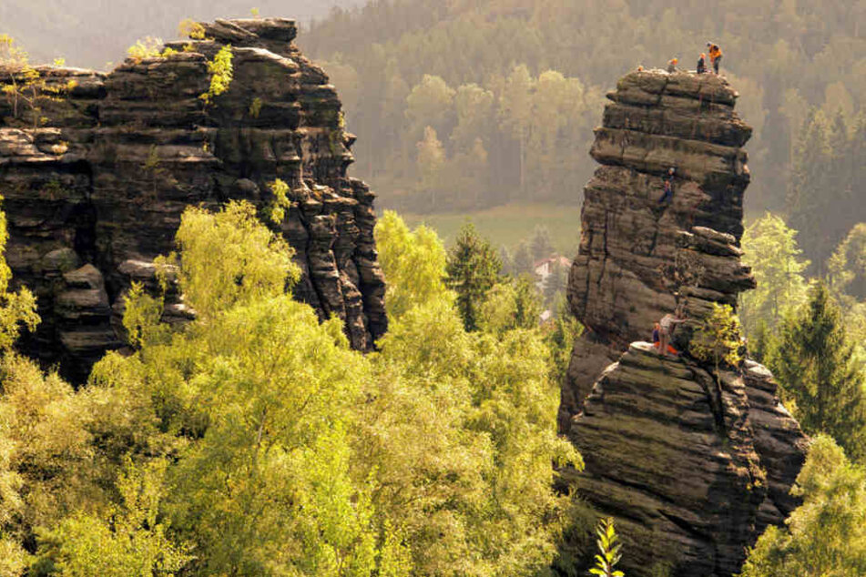 Im Bielatal soll das Klettern sicherer werden. Jetzt kommen 60 zusätzliche Ringe
in vorhandene Kletterwege.