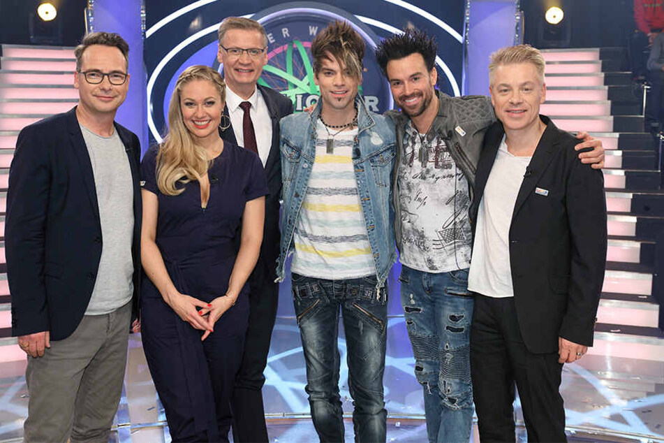 Diese Prominenten versuchen dieses Jahr die Million zu knacken (von links): Matthias Opdenhövel, Ruth Moschner (hinter ihr Günther Jauch), Christian und Andreas Ehrlich und Michael Mittermeier.