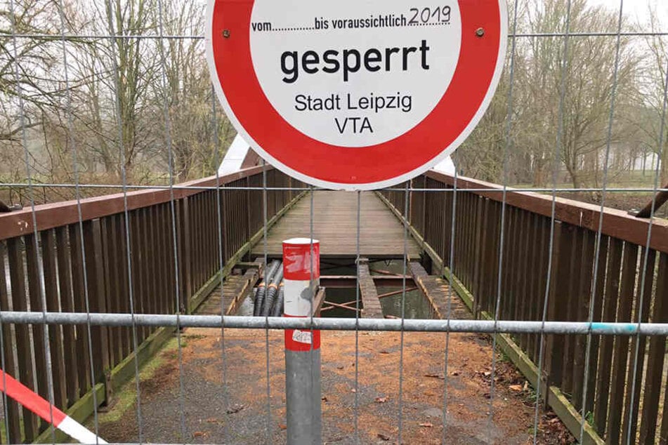 Die Bauernbrücke kann wegen mangelnder Standsicherheit weiterhin nicht überquert werden.