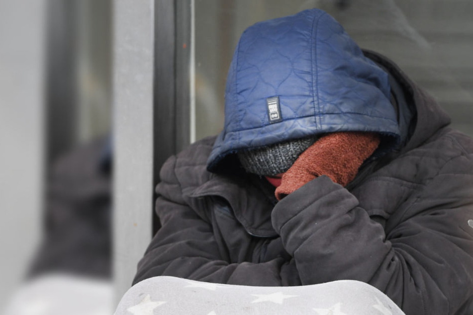 Insgesamt gibt es in der Rheinstadt 105 Unterkunfts-Plätze für Obdachlose (Symbolfoto).