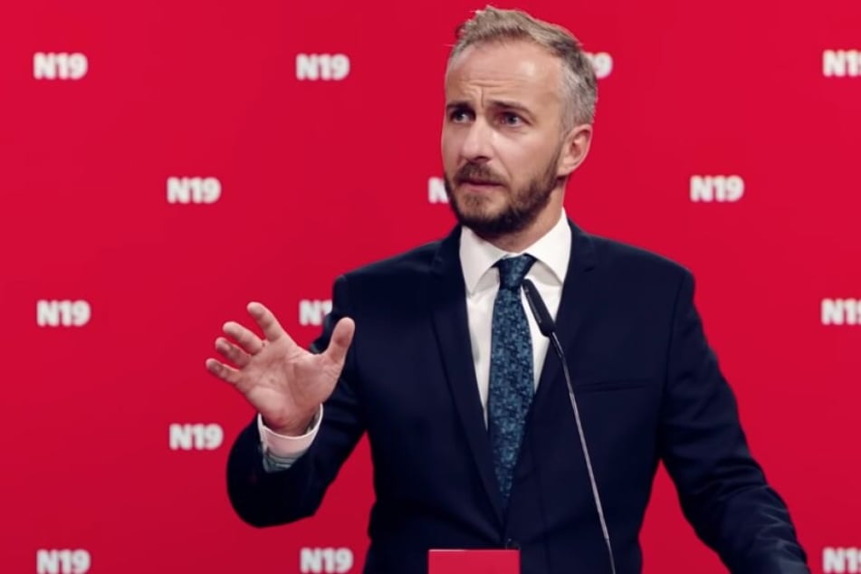 Der Satiriker und Entertainer will nach eigenen Angaben die SPD anführen und für den Vorsitz kandidieren.