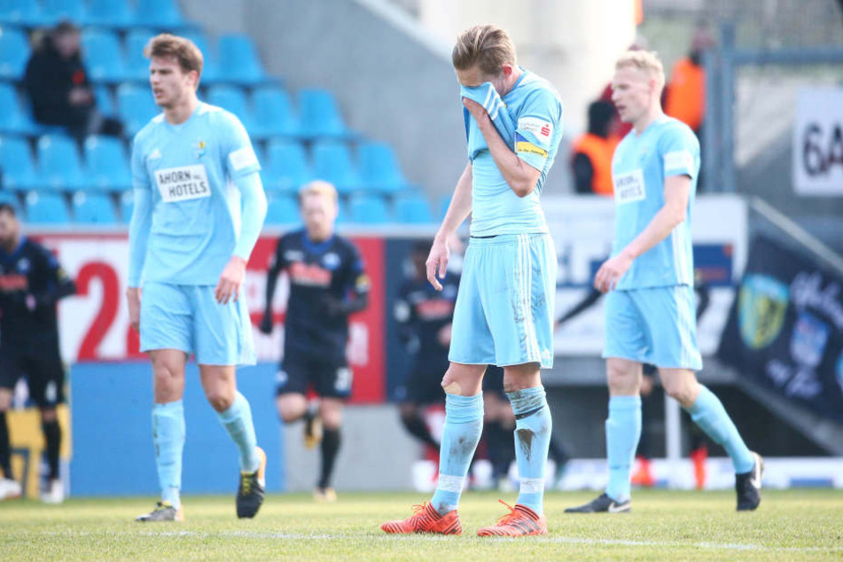 Die 7. pleite in Folge: Die Himmelblauen unterliegen dem SC Paderborn mit 0:2 (0:1).