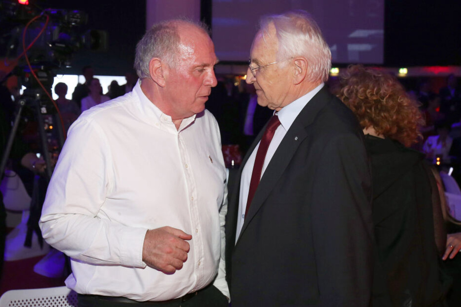 Uli Hoeneß (l,, 67) und Edmund Stoiber (77) sind langjährige Weggefährten. (Archivbild)