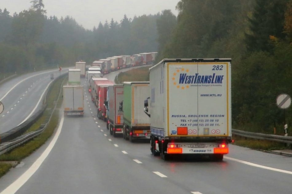 Auf der A4 staute sich der Verkehr kilometerweit.