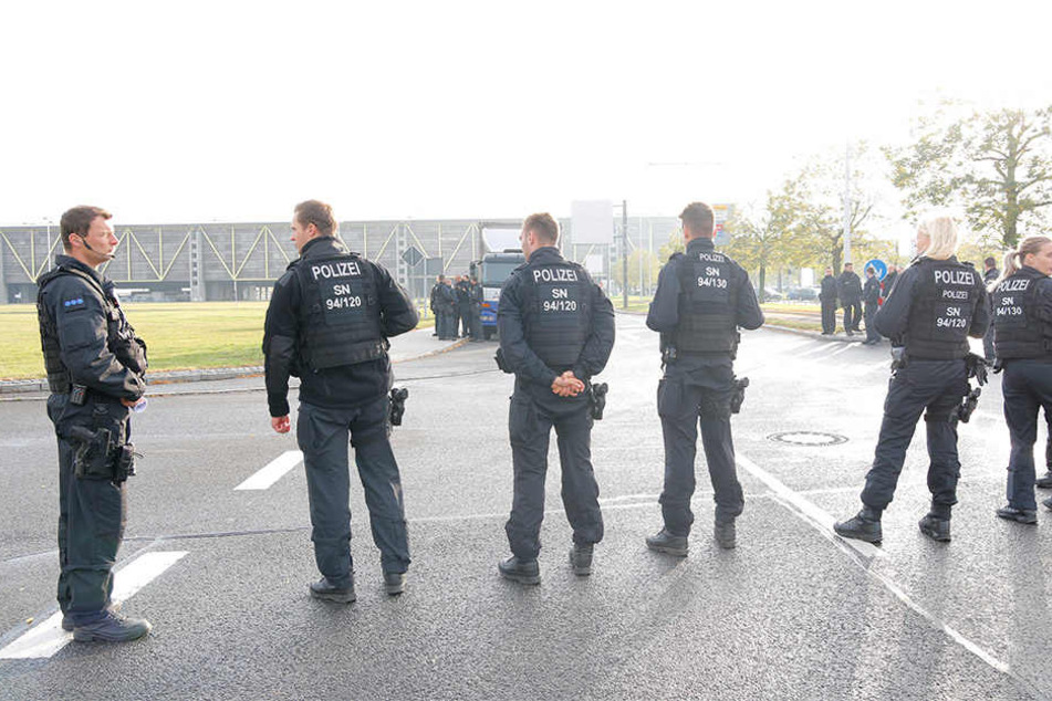 Etliche Einsatzkräfte der Polizei waren bei der Protest-Aktion vor Ort.