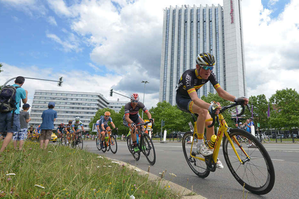 In voller Fahrt spurteten die Radler dem Ziel entgegen.