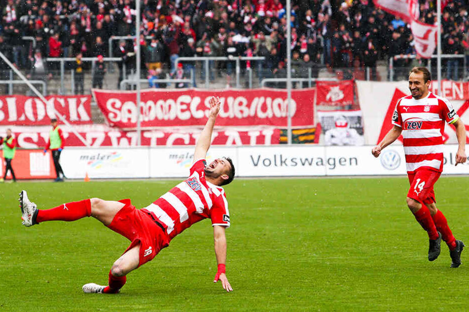 Davy Frick bejubelt seinen Treffer zum 3:1.