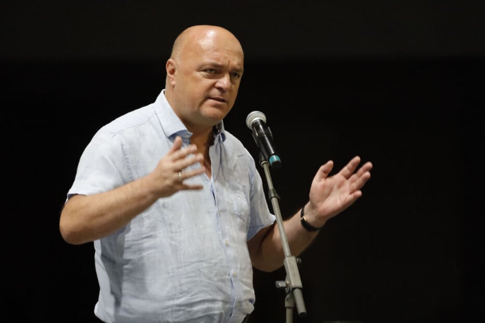 Olaf Pönisch, einer von vier Gesellschaftern der CFC Fußball GmbH, zog seine Kandidatur zurück.