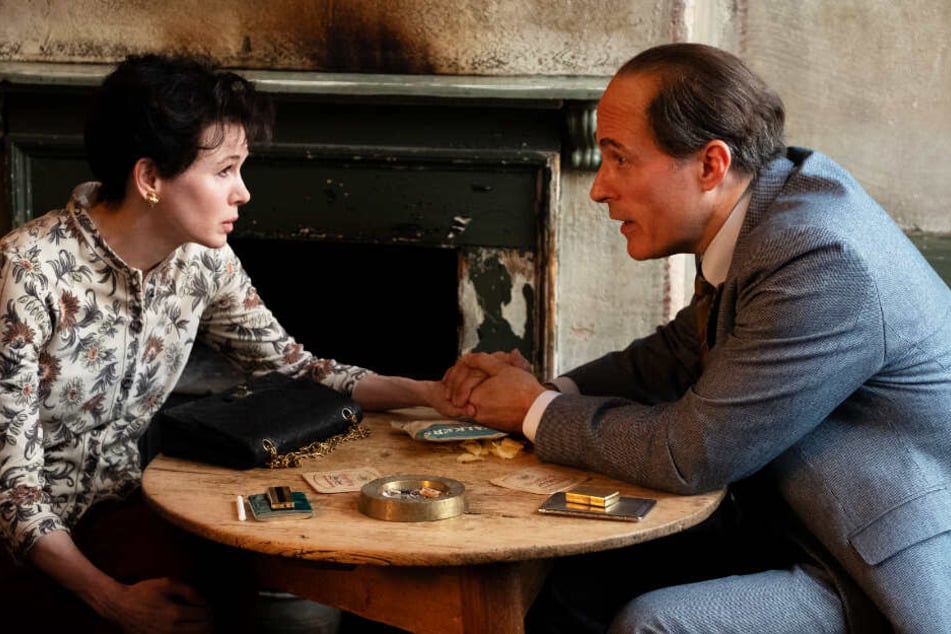 ...während die Kinder bei ihrem Ex-Mann Sidney Luft (Rufus Sewell) bleiben.