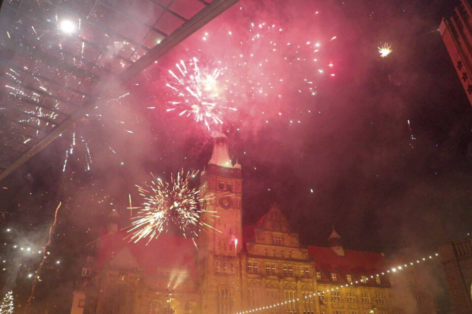 Feinstaub-Hochburg Chemnitz: Das Foto zeigt die Dunstwolke um das Rathaus.
