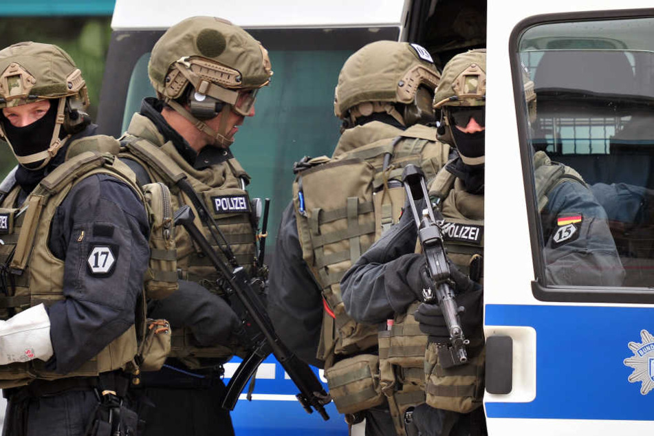 Sogar die GSG9 - die Elite-Antiterroreinheit - wird jetzt Dresden schützen.