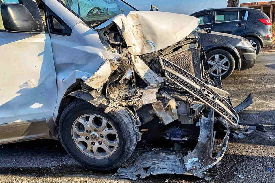 Wie es zu dem schweren Unfall kam, ist derzeit nicht bekannt.