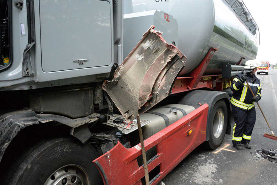 Der Lkw musste nach dem Crash abgeschleppt werden.