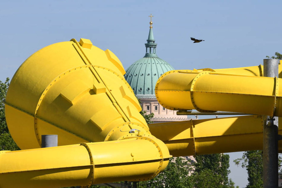Die 114 Meter lange Wasserrutsche soll das Highlight im neuen Freizeitbad "Blu" in Potsdam werden.