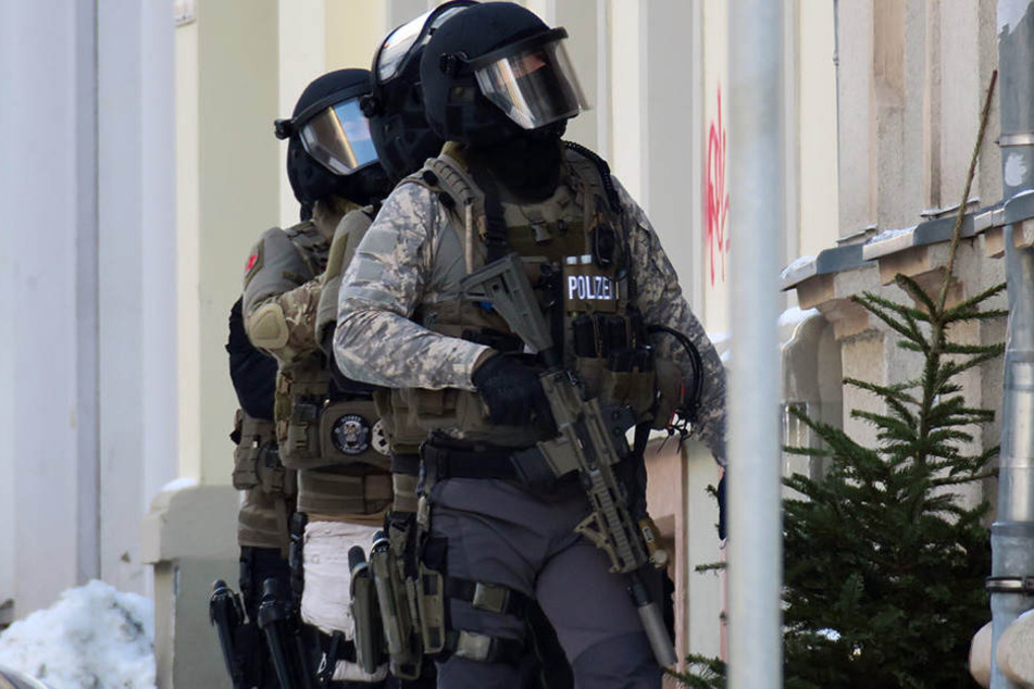 Mit einem Großaufgebot mussten die Polizei und das SEK anrücken.