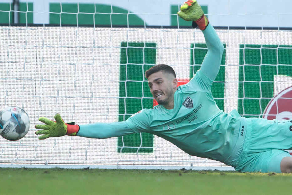 War zunächst die Nummer Zwei: Fabian Bredlow pariert er einen Ball gegen Hannover 96 am 18. Spieltag.