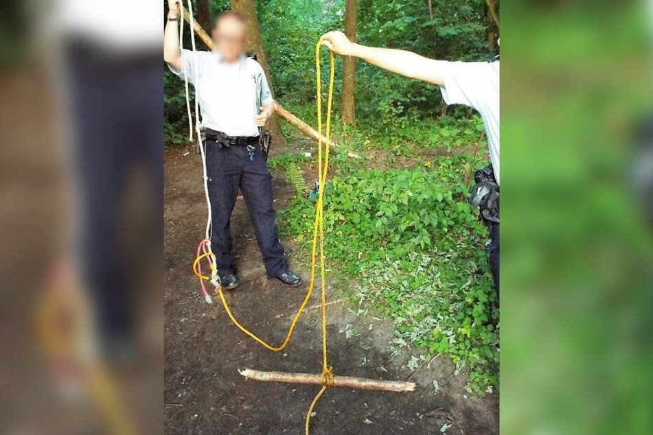 In einem solchen Seil verhedderte sich der Arm des jungen Soldaten.