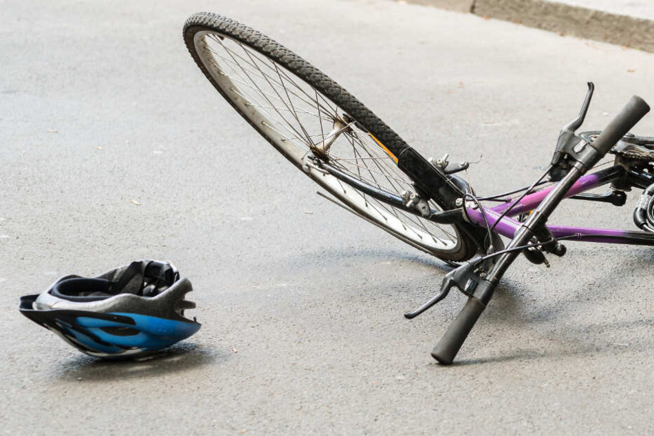 In Leipzig haben zwei Passanten einen toten Radfahrer entdeckt. (Symbolbild)