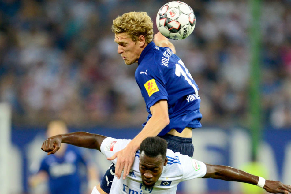 Im Hinspiel hatte Kiel nicht nur Lufthoheit, sondern entscheid auch das Spiel mit 3:0 für sich.