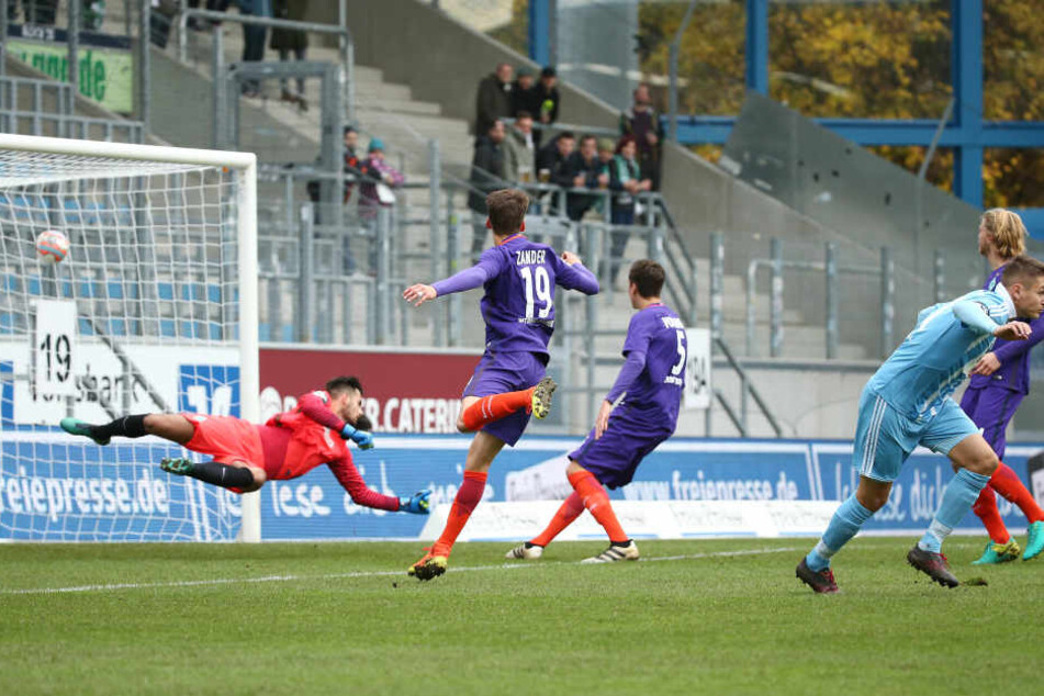 Am Sonnabend schoss Daniel Frahn
(r.) den CFC gegen Bremen in Führung. Zum Sieg reichte sein Tor nicht. Die Gäste
glichen in der Nachspielzeit aus.