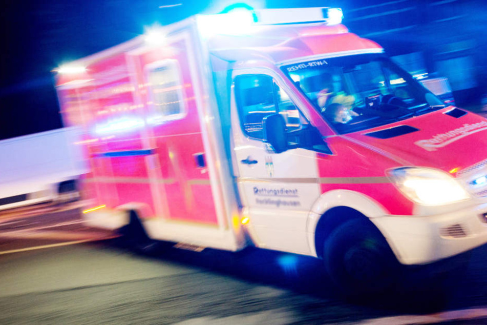 Ein Ehepaar musste mit schwersten Verletzungen in eine Klinik transportiert werden (Symbolfoto).