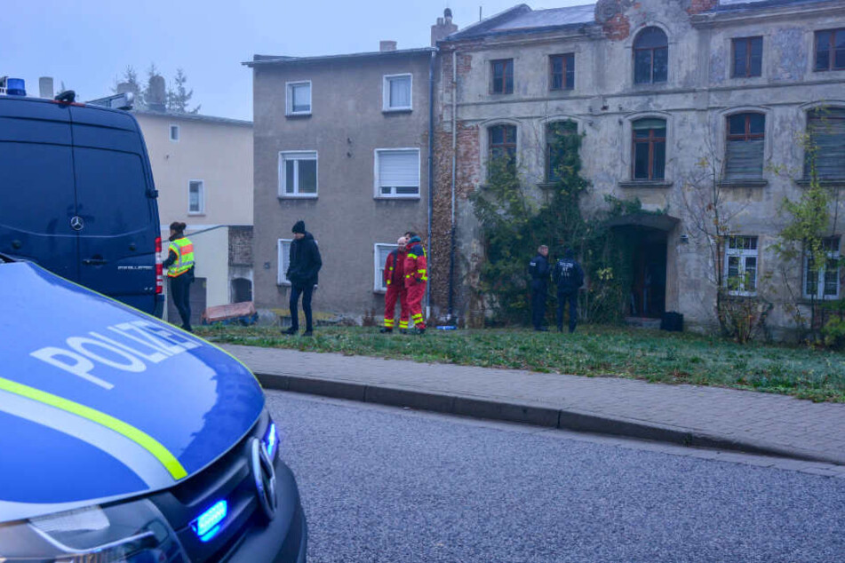 In der Sohlener Straße in Magdeburg wurde gegen 7 Uhr durch Polizei und LKA ein Gebäudekomplex gestürmt.