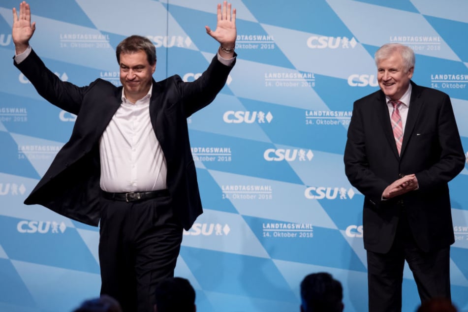 Markus Söder (l) und Horst Seehofer glauben an ein besseres Wahlergebnis als die Umfragen prophezeien.