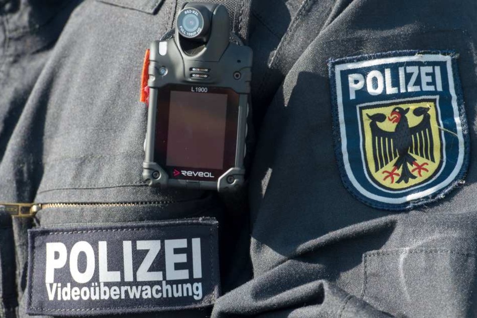 Auch die Bundespolizei testet die Kameras bereits: Dabei wird das Verhalten
des Gegenübers aufgezeichnet.