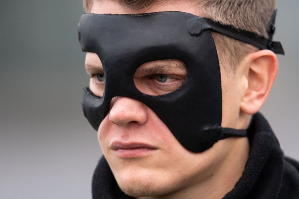 Matthias Ginter trainierte mit Gesichtsmaske im Trainingslager.