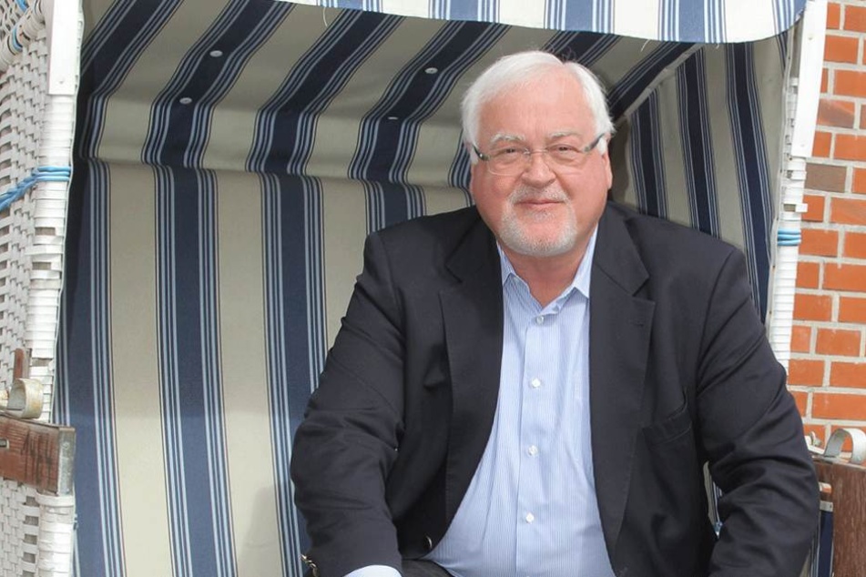 Aus Liebe zu seinem Hund nimmt Schleswig-Holsteins Ex-Ministerpräsident Peter Harry Carstensen (CDU) nicht an der Bundespräsidentenwahl teil.