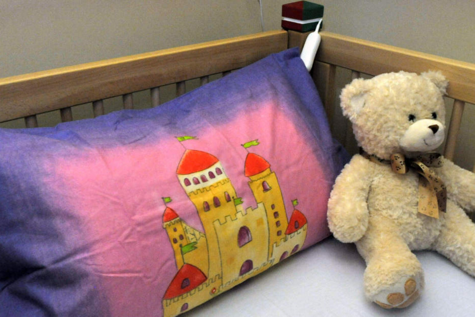 Der Deutsche Kinderhospizverein fordert mehr Geld, um mehr Personal für eine gute Pflege einsetzen zu können. (Symbolbild)