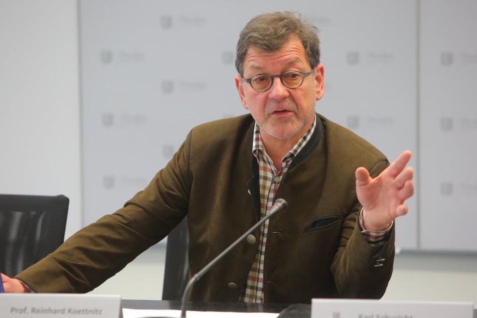 Reinhard Koettnitz (61), Chef des Straßen- und Tiefbauamtes, verbaut 2017
insgesamt 32 Millionen Euro.